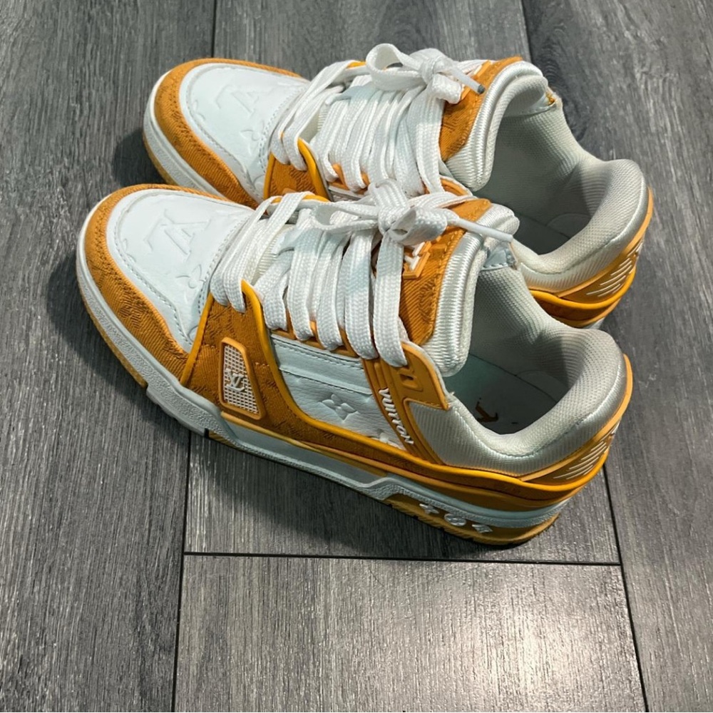 Louis Vuitton Orange and White Sneakers Vibrant Design - Picture 2 of 2